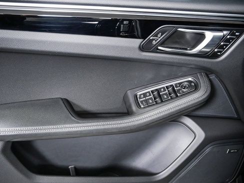 Certified 2024 Porsche Macan AWD w/ Premium Plus Package image 6