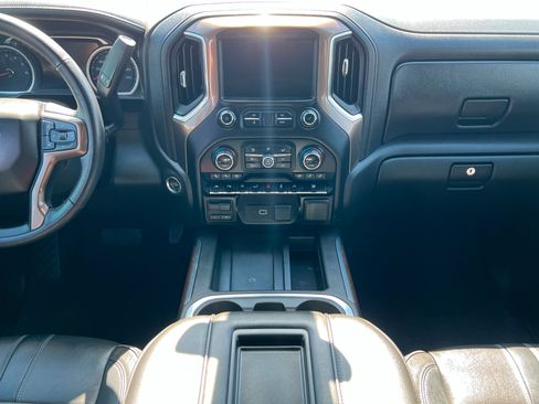Used 2021 Chevrolet Silverado 1500 High Country w/ Technology Package AWD/4WD image 13
