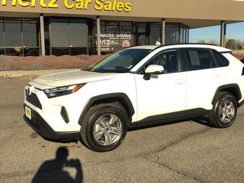 Used 2025 Toyota RAV4 XLE w/ Convenience Package image 4