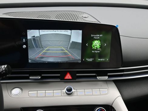 New 2026 Hyundai Elantra Limited FWD image 14