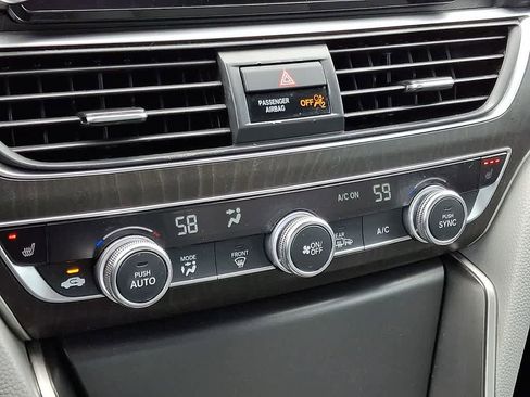 Used 2018 Honda Accord EX image 15
