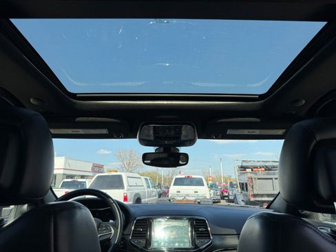 Used 2019 Jeep Grand Cherokee Limited X image 22