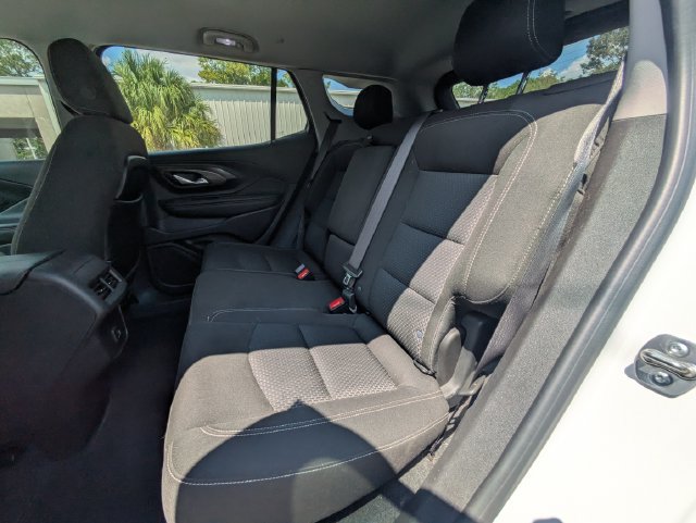 Used 2024 GMC Terrain SLE FWD image 12