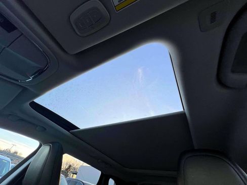 Used 2019 Jeep Cherokee Limited image 36