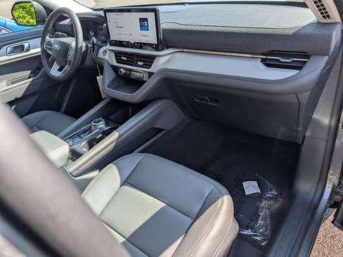 New 2026 Ford Explorer Active AWD/4WD image 22
