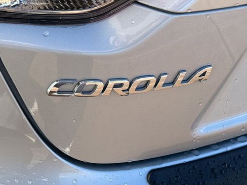 Used 2021 Toyota Corolla LE w/ Carpet Mat Package (TMS) image 31