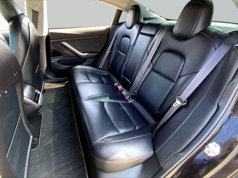 Used 2018 Tesla Model 3 Long Range RWD image 19