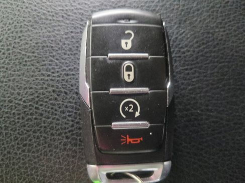 Used 2020 RAM 1500 Laramie RWD image 32