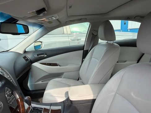 Used 2011 Lexus ES 350 w/ Preferred Accessory Package FWD image 10