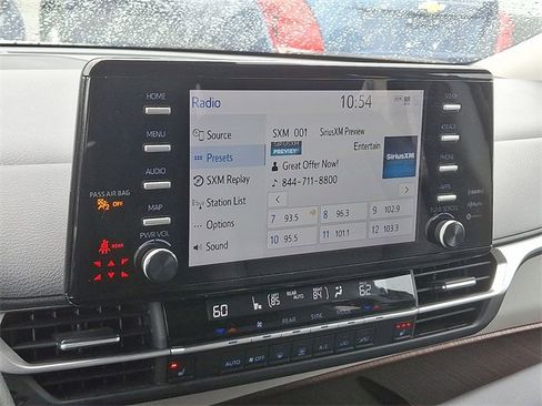 Used 2023 Toyota Sienna XLE image 14