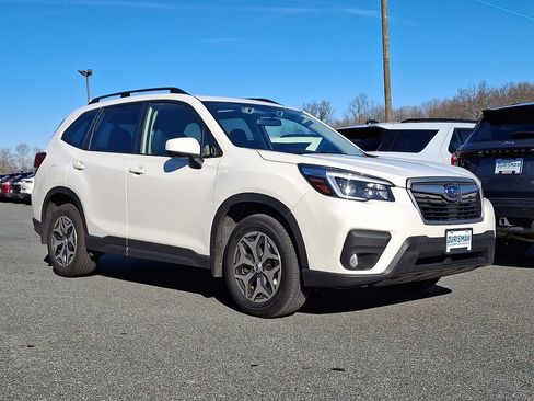Used 2021 Subaru Forester Premium image 1