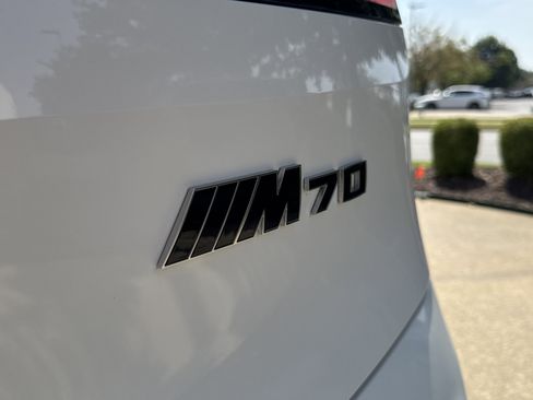 New 2026 BMW iX M70 image 7