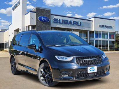 Used 2025 Chrysler Pacifica Limited