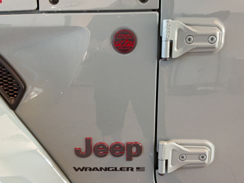 Used 2024 Jeep Wrangler Unlimited Rubicon AWD/4WD image 52