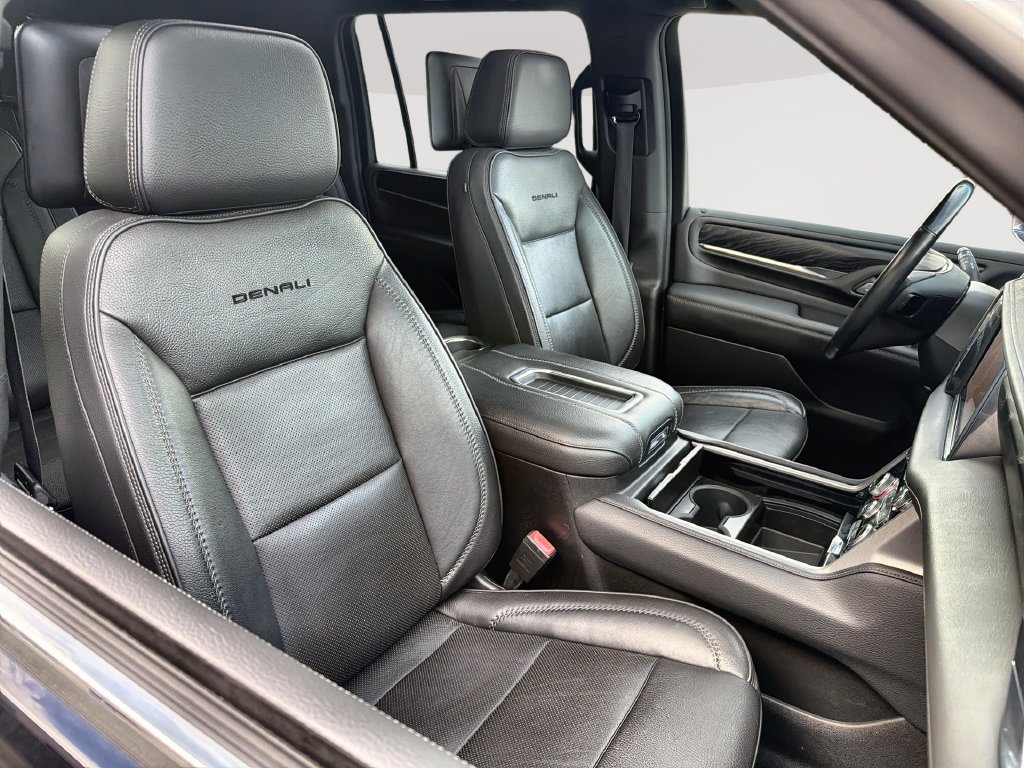 Used 2021 GMC Yukon XL Denali w/ Denali Premium Package AWD/4WD image 27