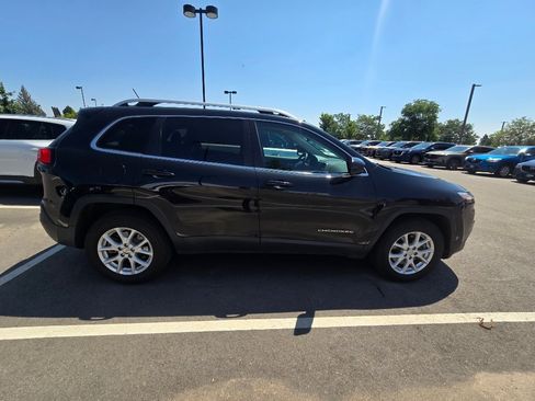 Used 2014 Jeep Cherokee Latitude w/ Cold Weather Group AWD/4WD image 6