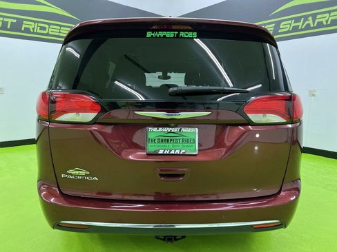 Used 2019 Chrysler Pacifica Touring-L FWD image 8