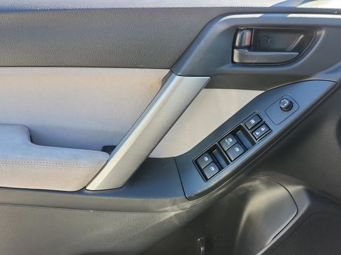 Used 2015 Subaru Forester 2.5i w/ Alloy Wheel Package image 40