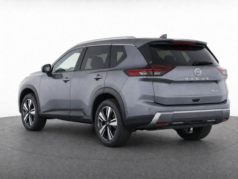 Used 2026 Nissan Rogue SL AWD/4WD image 3