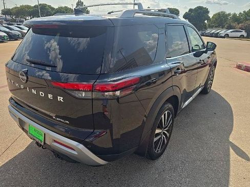 Certified 2025 Nissan Pathfinder Platinum w/ Cargo Package FWD image 5