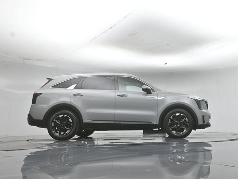 Used 2025 Kia Sorento S w/ Panoramic Sunroof Package FWD image 53