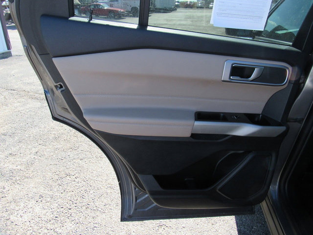Used 2022 Ford Explorer XLT AWD/4WD image 22