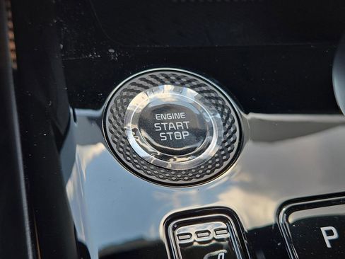 New 2025 Kia Niro EX Touring image 24