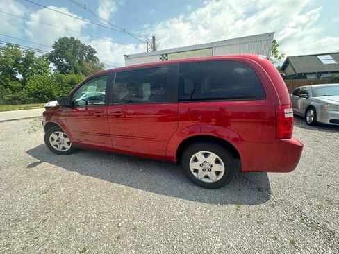 Used 2009 Dodge Grand Caravan SE w/ Climate Group FWD image 2