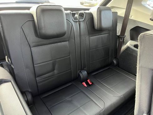 Certified 2020 Volkswagen Tiguan SEL image 18