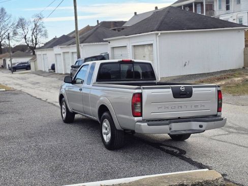 Used 2004 Nissan Frontier XE w/ (VTP) Value Truck Pkg image 6