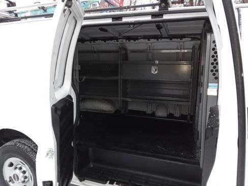 Used 2017 GMC Savana 2500 image 11
