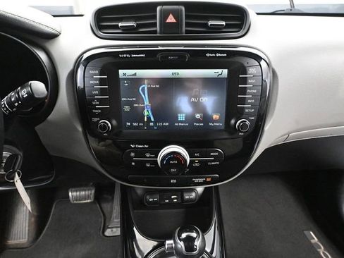 Used 2016 Kia Soul + w/ Audio Package image 32