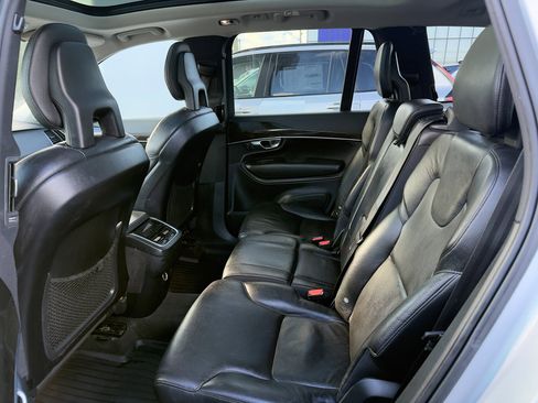 Used 2018 Volvo XC90 T6 Momentum w/ Convenience Package image 27