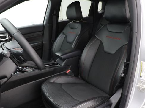 Used 2024 Jeep Compass Trailhawk image 16