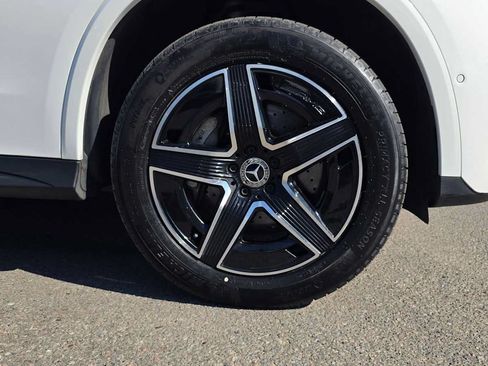 Used 2024 Mercedes-Benz GLC 300 4MATIC image 10
