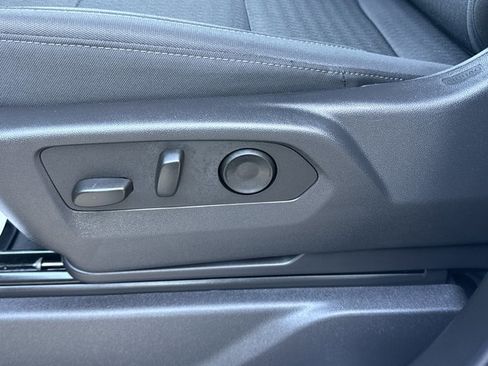 Used 2025 Chevrolet Silverado 2500 Custom w/ Custom Convenience Package image 13