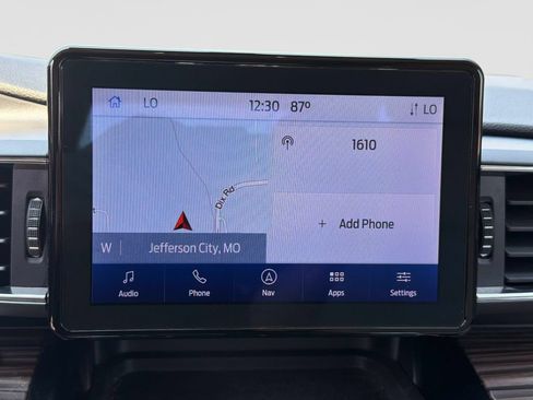 Used 2022 Ford Explorer Limited w/ Equipment Group 301A AWD/4WD image 26