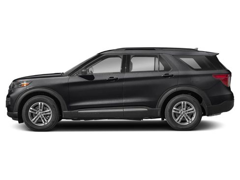 Used 2024 Ford Explorer XLT RWD image 3