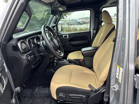 Used 2018 Jeep Wrangler Unlimited Sport AWD/4WD image 12