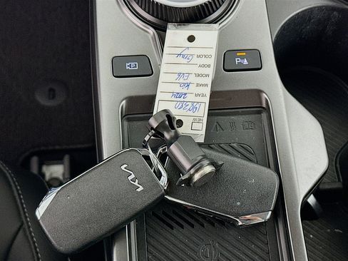 Used 2024 Kia EV6 Light AWD/4WD image 25