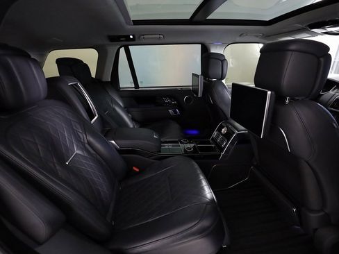 Used 2022 Land Rover Range Rover LWB SV Autobiography image 11