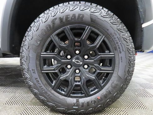 Used 2025 Chevrolet Colorado Trail Boss image 8