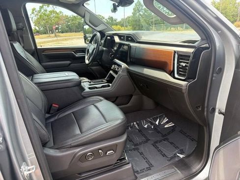 Used 2025 GMC Sierra 2500 Denali w/ Denali Reserve Package AWD/4WD image 26