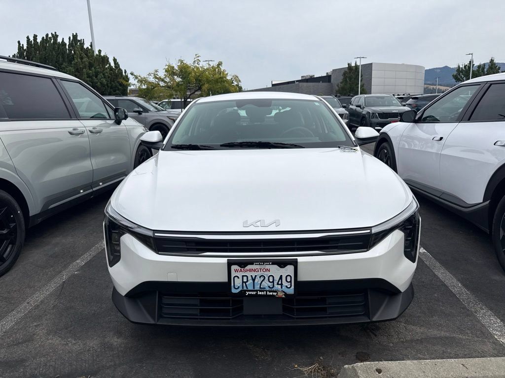 Used 2025 Kia K4 FWD image 2