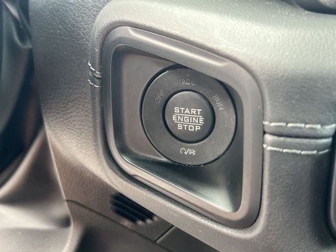 Used 2024 Jeep Wrangler Unlimited Sahara w/ Technology Group AWD/4WD image 28