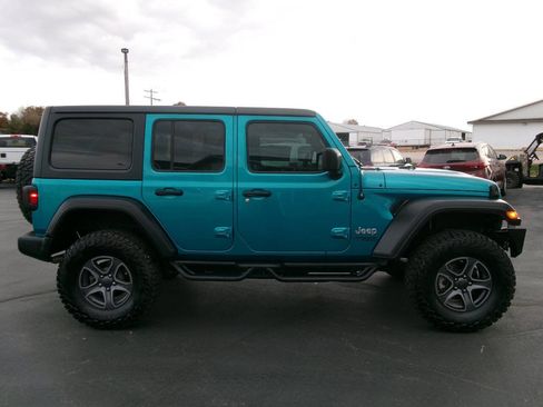 Used 2019 Jeep Wrangler Unlimited Sport S image 3