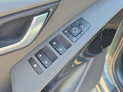New 2026 Kia Niro EX FWD image 19