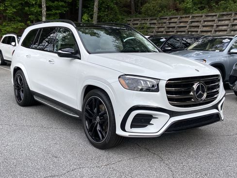 Certified 2025 Mercedes-Benz GLS 450 4MATIC image 4