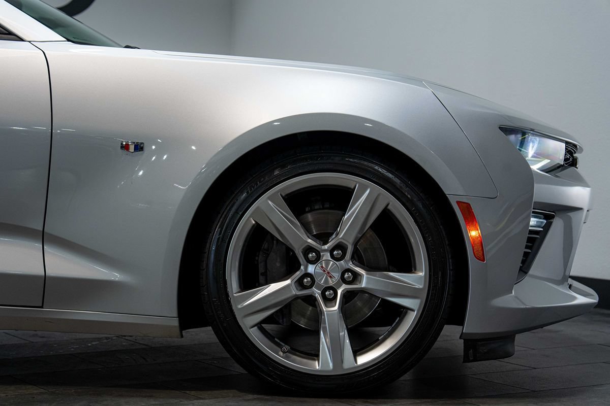 Used 2018 Chevrolet Camaro SS RWD image 22