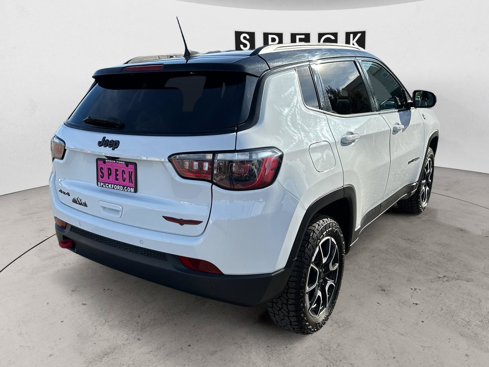 Used 2024 Jeep Compass Trailhawk AWD/4WD image 4